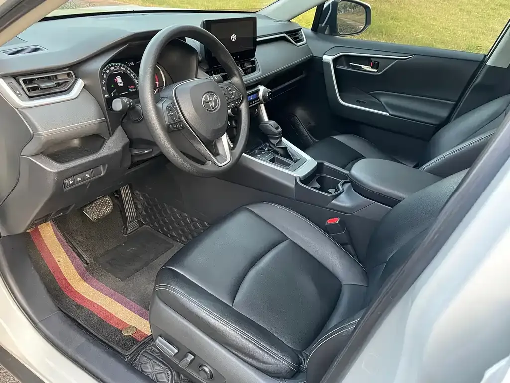 Toyota RAV4 2023 из CN, фото 9