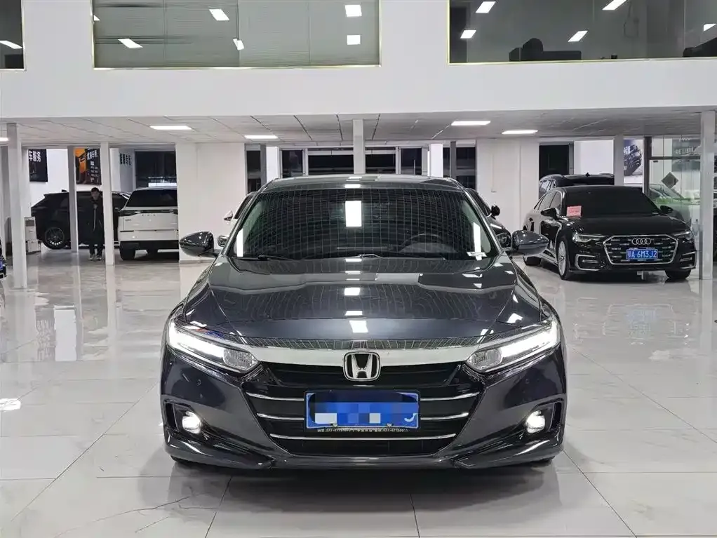 Honda Accord — фото 10