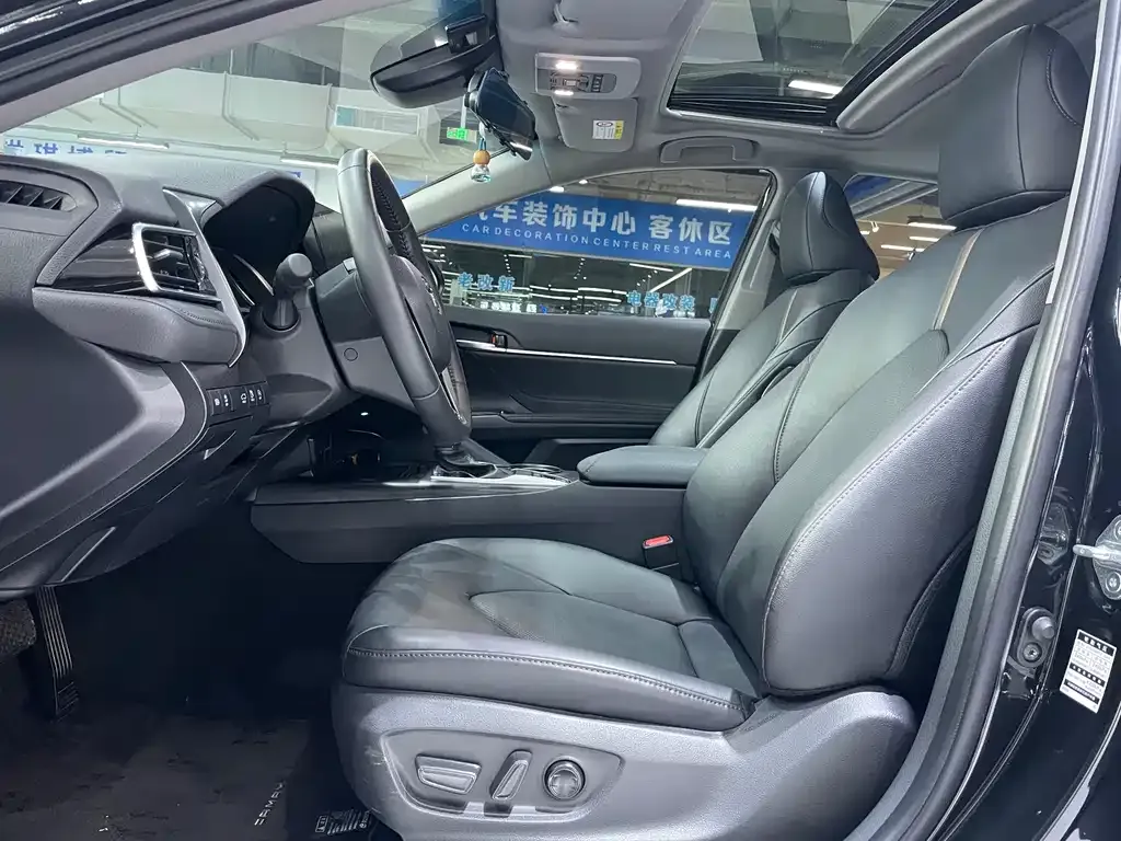 Toyota Camry 2023 из CN, фото 9