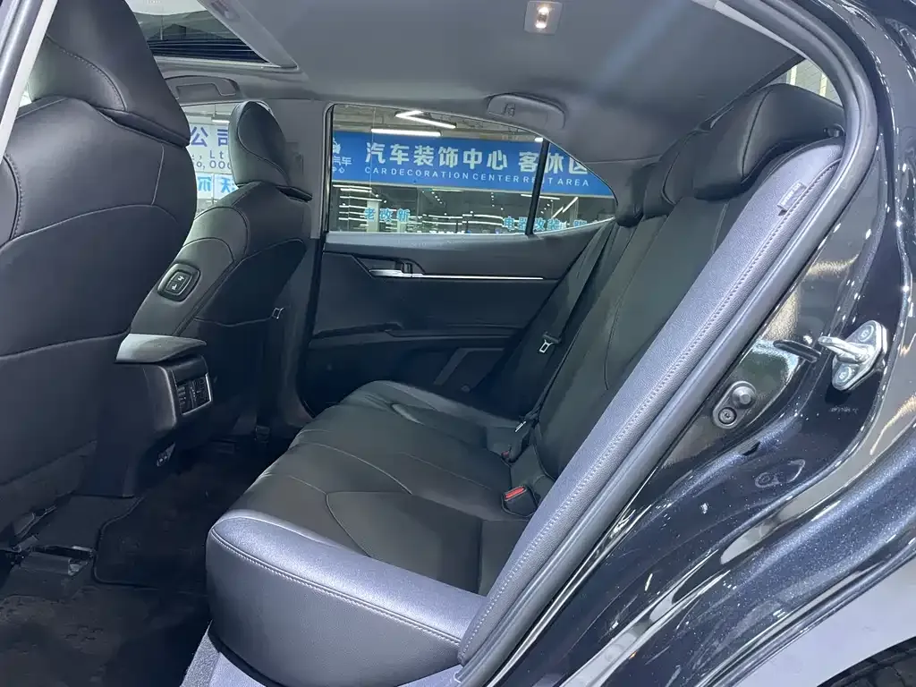 Toyota Camry 2023 из CN, фото 7