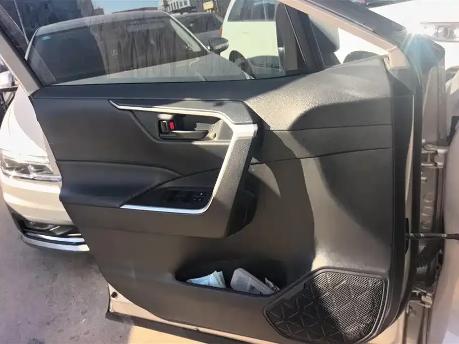 Toyota Wildlander 2022 из CN, фото 2