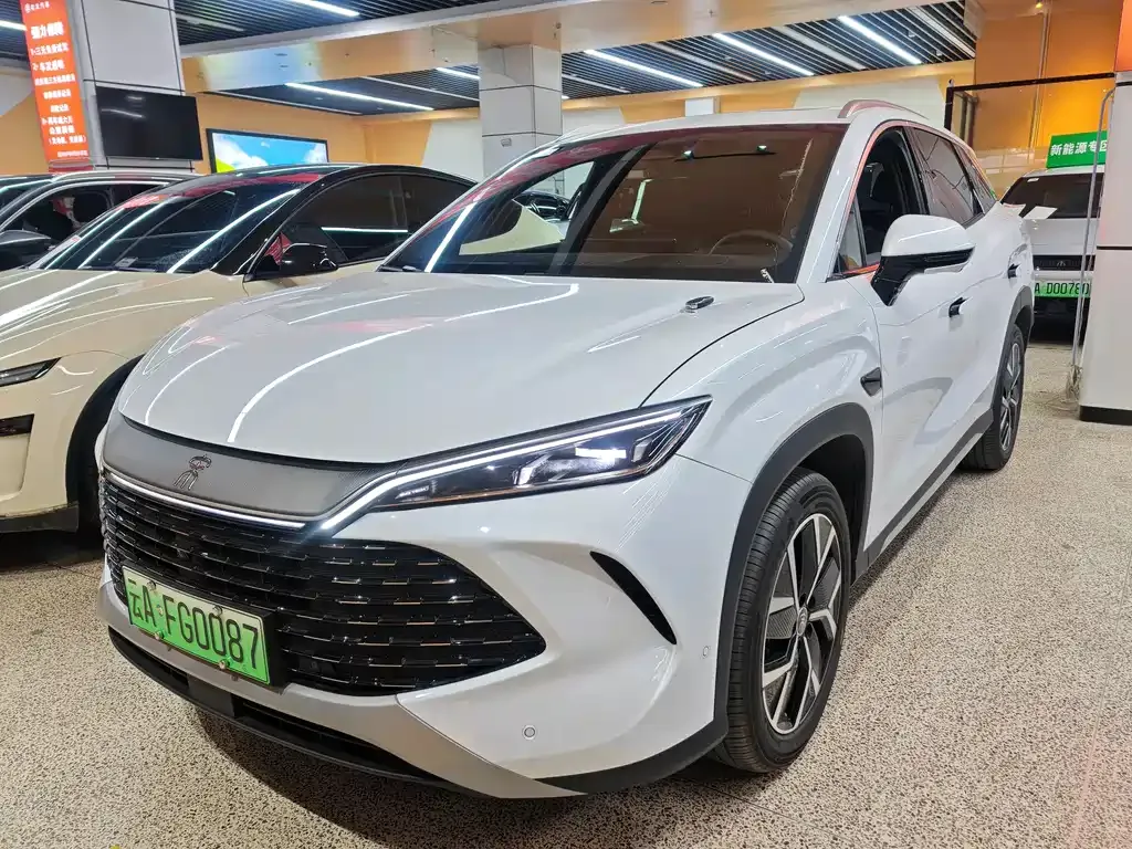 BYD L DM-i — фото 1