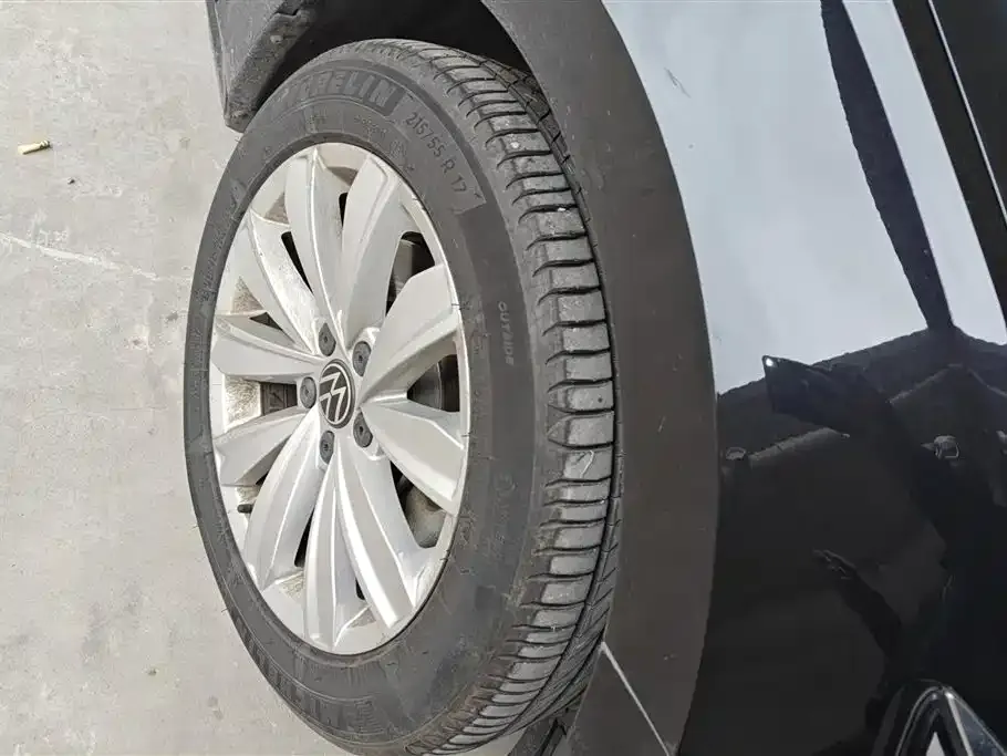 Volkswagen Passat 2021 из CN, фото 2