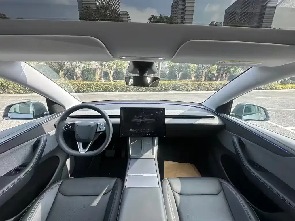 Tesla Model Y — фото 5
