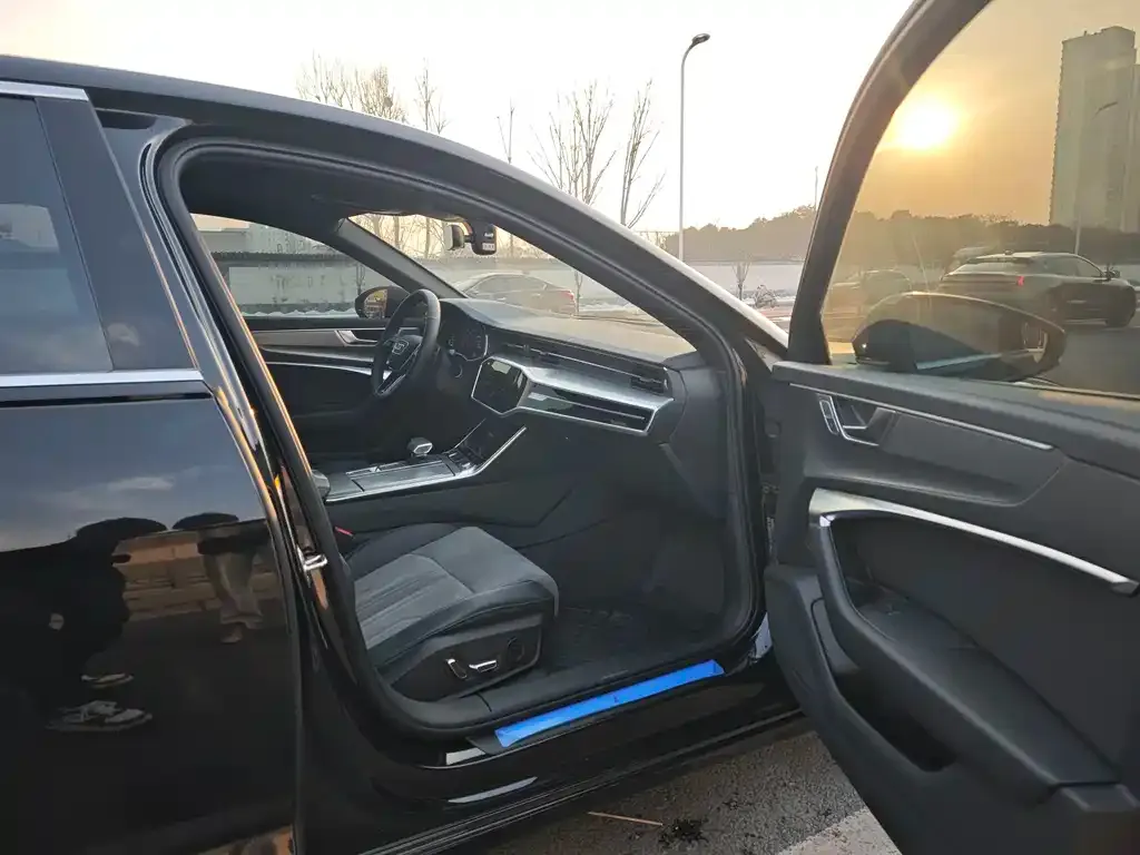 Audi A6L 2024 из CN, фото 2