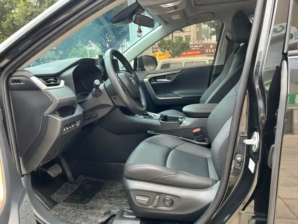 Toyota Wildlander 2025 из CN, фото 3