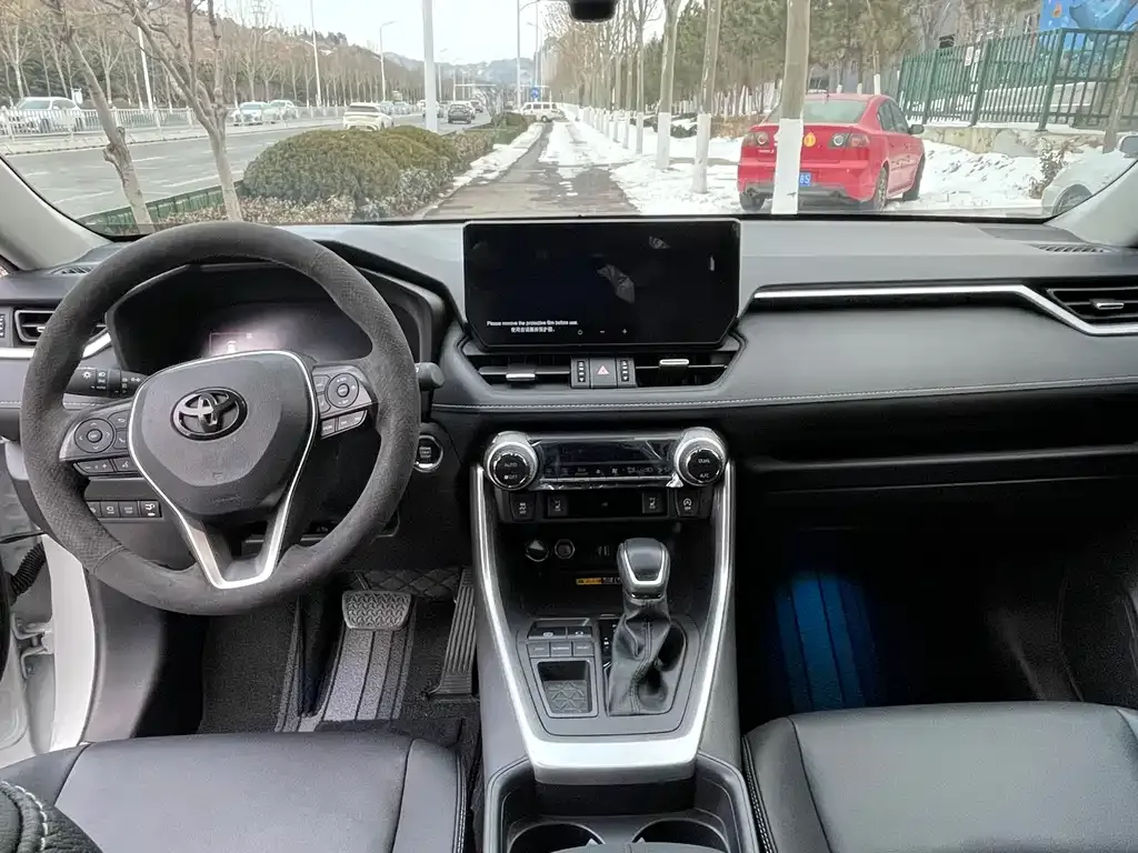 Toyota RAV4 2024 из CN, фото 2