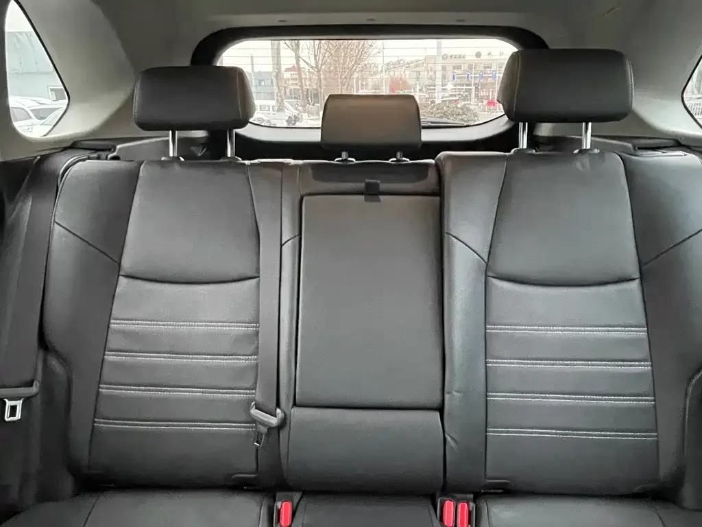 Toyota RAV4 2024 из CN, фото 3