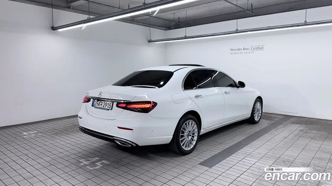 Mercedes-Benz E-Class — фото 5