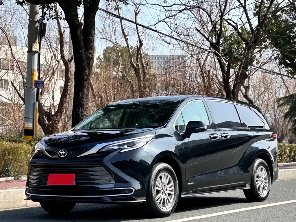 Toyota Sienna 2024 из CN, фото 1