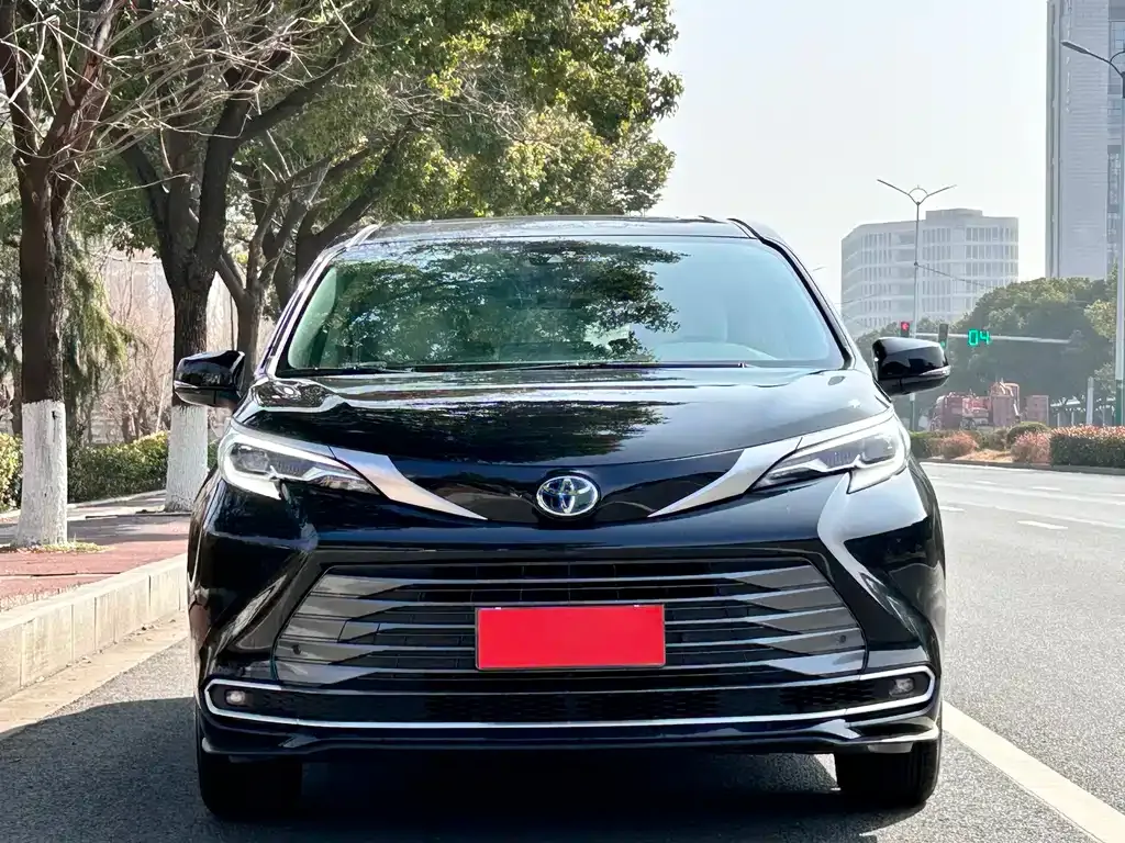 Toyota Sienna 2024 из CN, фото 5