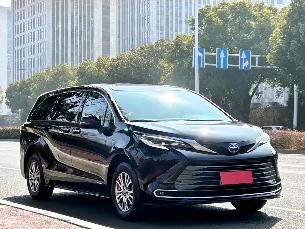 Toyota Sienna 2024 из CN, фото 10