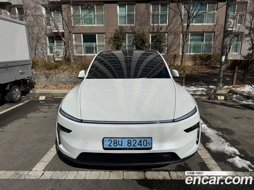 Tesla Model Y — фото 1