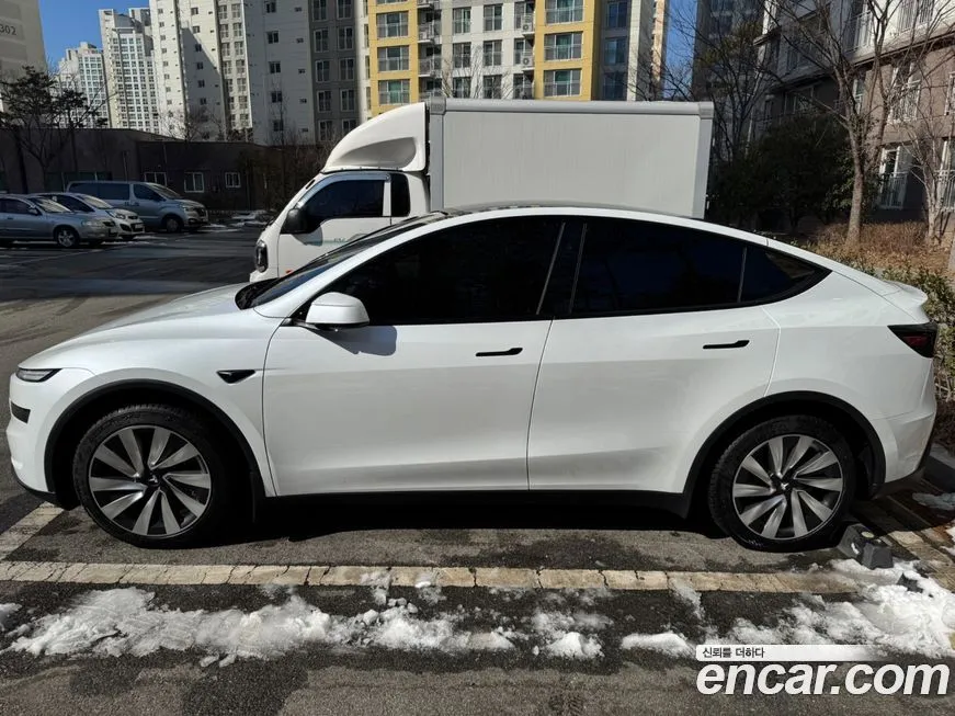 Tesla Model Y — фото 4