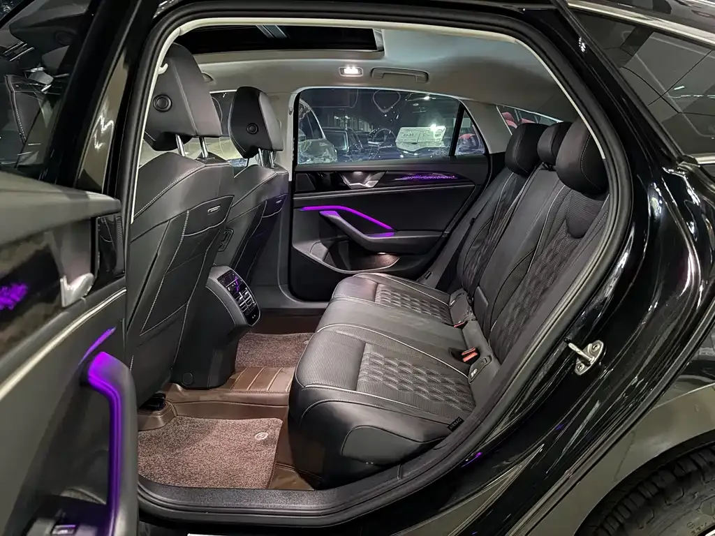 Volkswagen Magotan 2025 из CN, фото 3