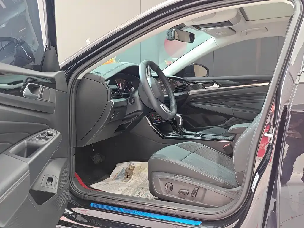 Volkswagen Passat 2024 из CN, фото 5