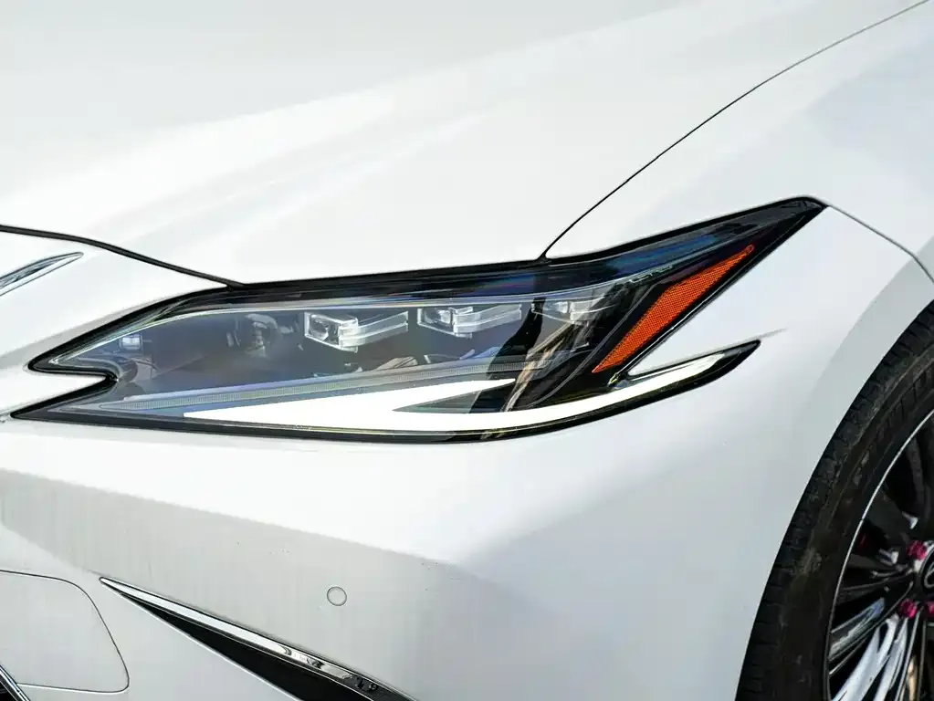 Lexus ES — фото 8