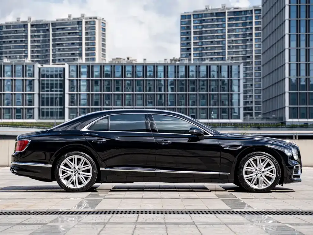 Bentley Flying Spur 2023 из CN, фото 5