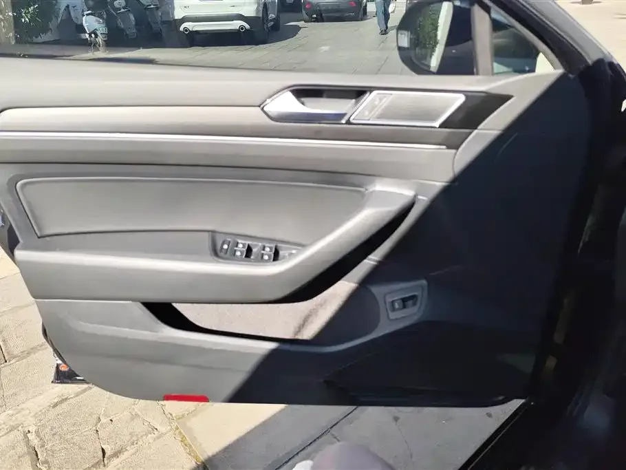Volkswagen Passat 2022 из CN, фото 2