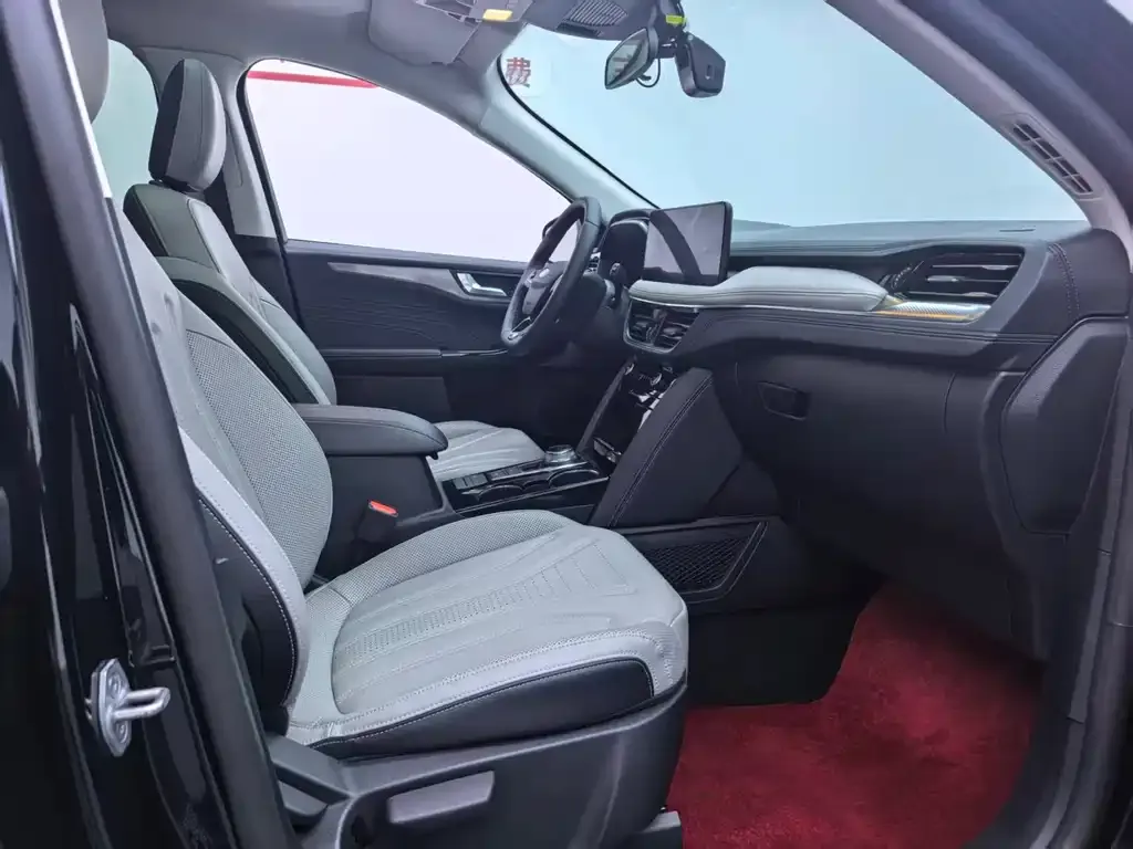 Ford Escape 2023 из CN, фото 7