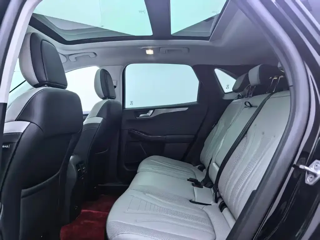 Ford Escape 2023 из CN, фото 4