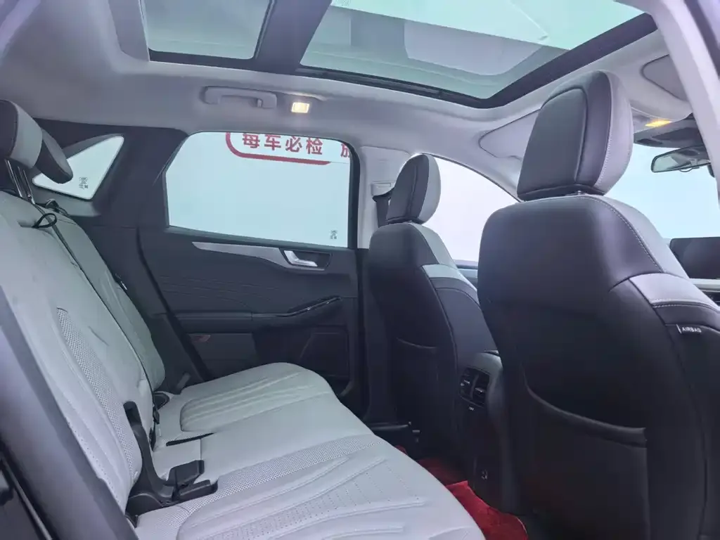 Ford Escape 2023 из CN, фото 5