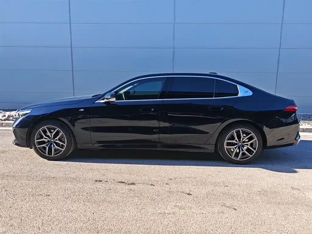 BMW i5 2025 из CN, фото 2