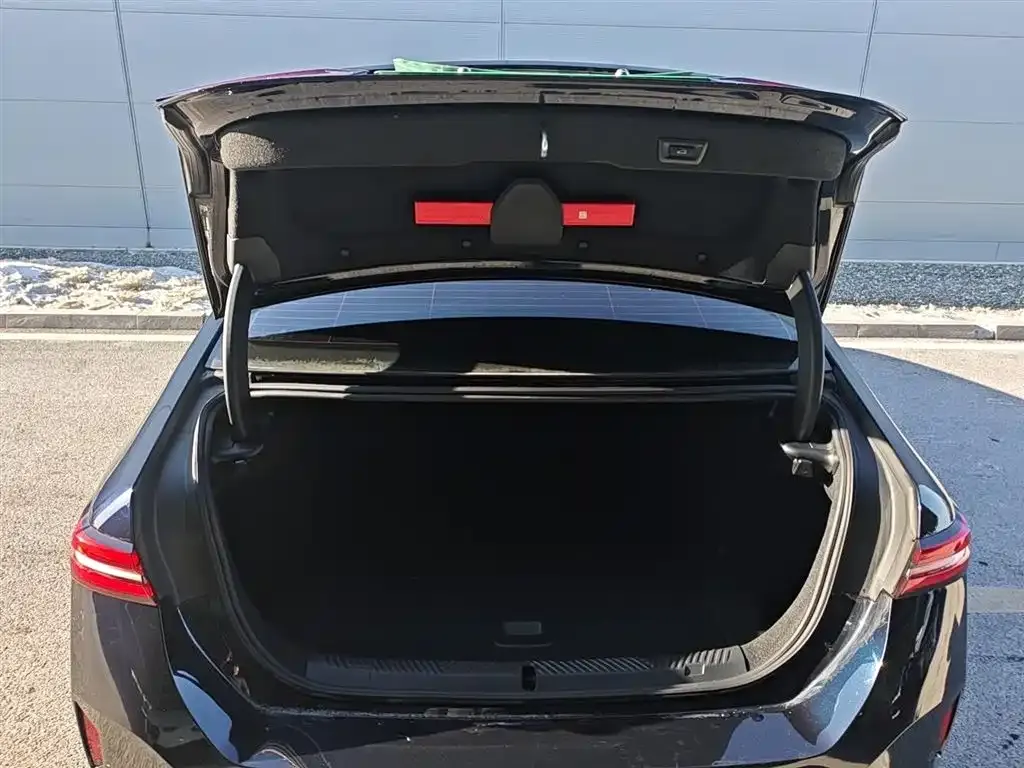 BMW i5 2025 из CN, фото 4