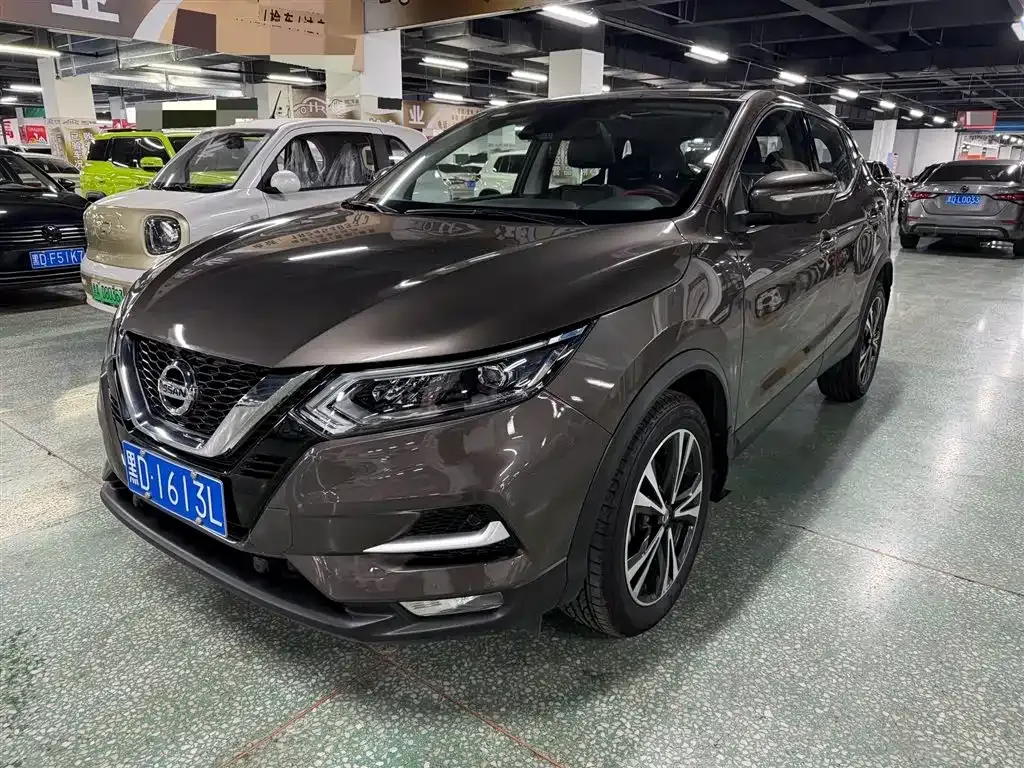 Nissan Qashqai — фото 1