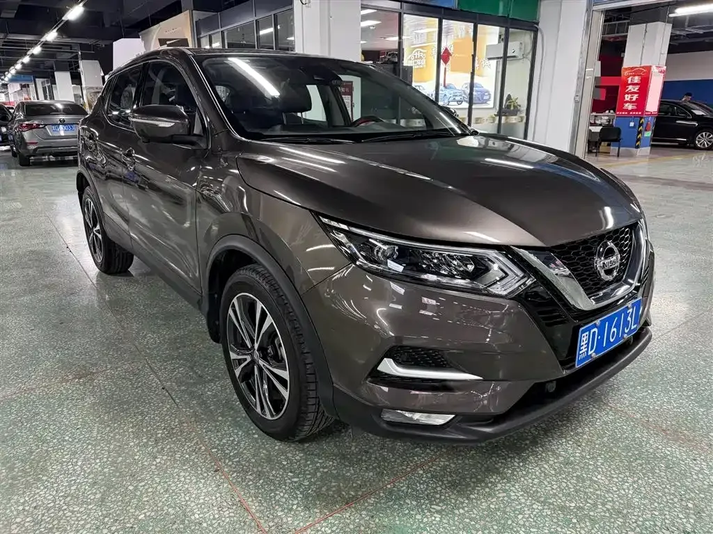Nissan Qashqai — фото 9
