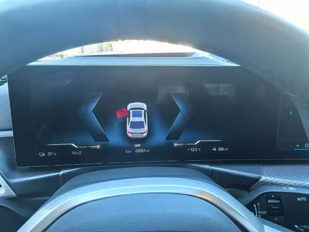 BMW i3 2024 из CN, фото 2