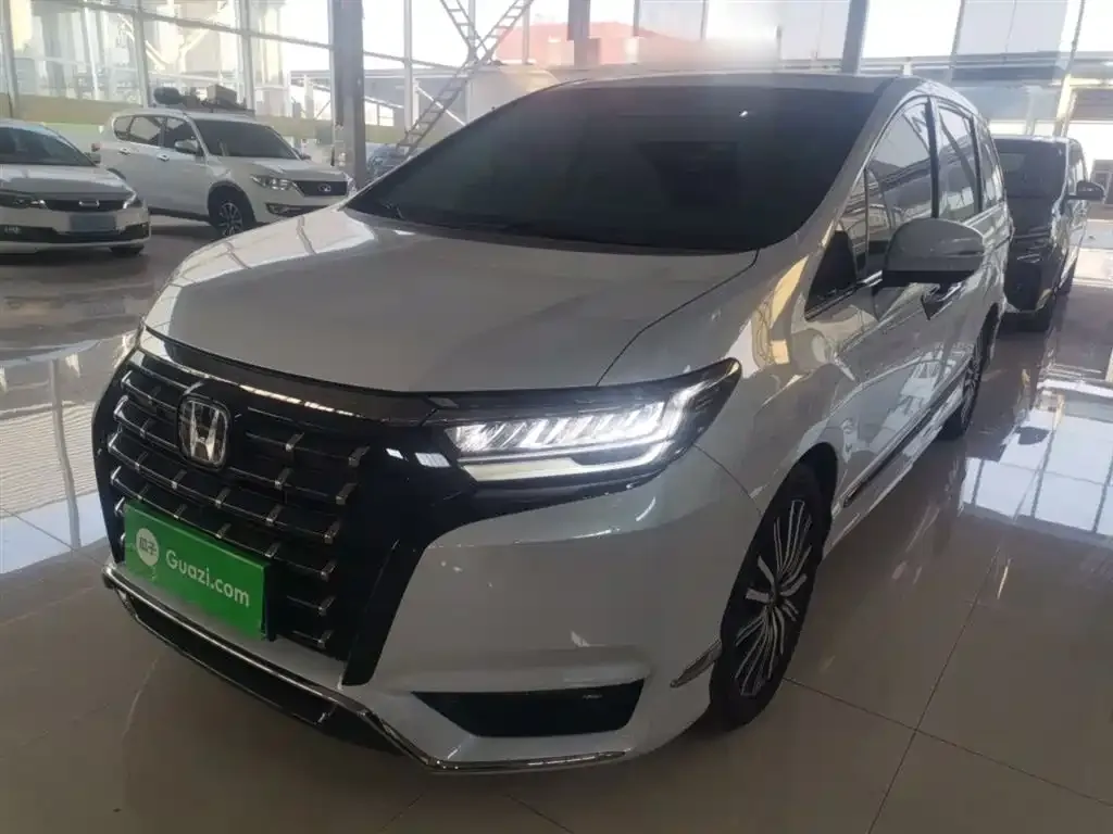 Honda Elysion 2024 из CN, фото 3