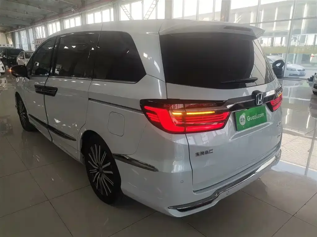 Honda Elysion 2024 из CN, фото 2