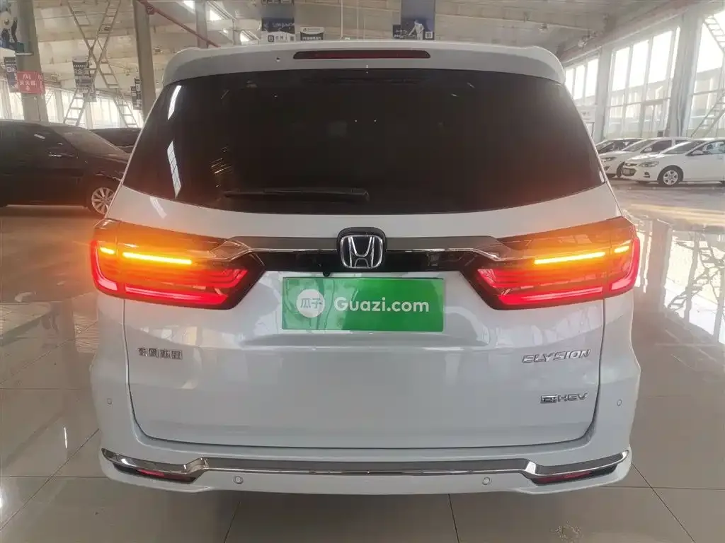Honda Elysion 2024 из CN, фото 5