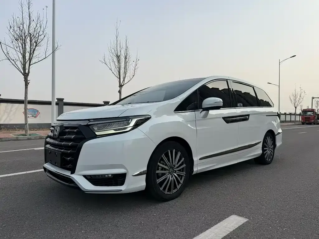 Honda Elysion 2023 из CN, фото 1