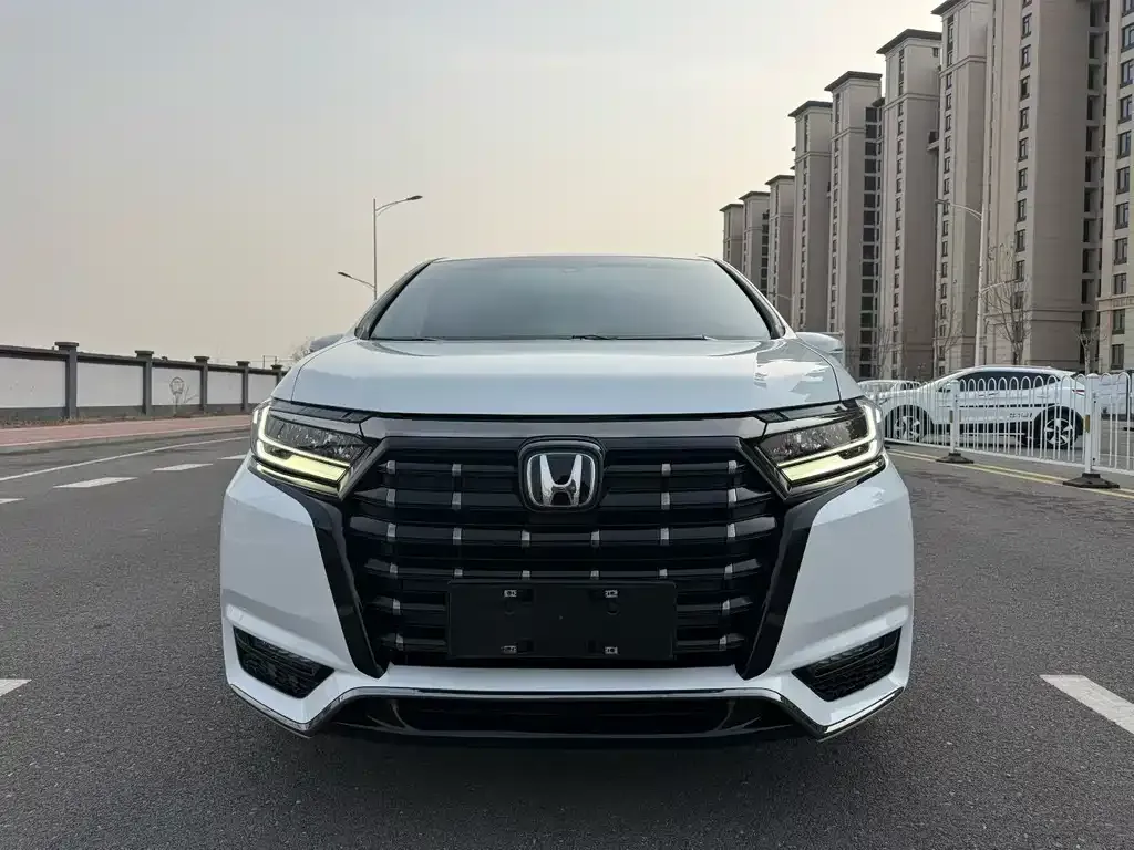 Honda Elysion 2023 из CN, фото 3