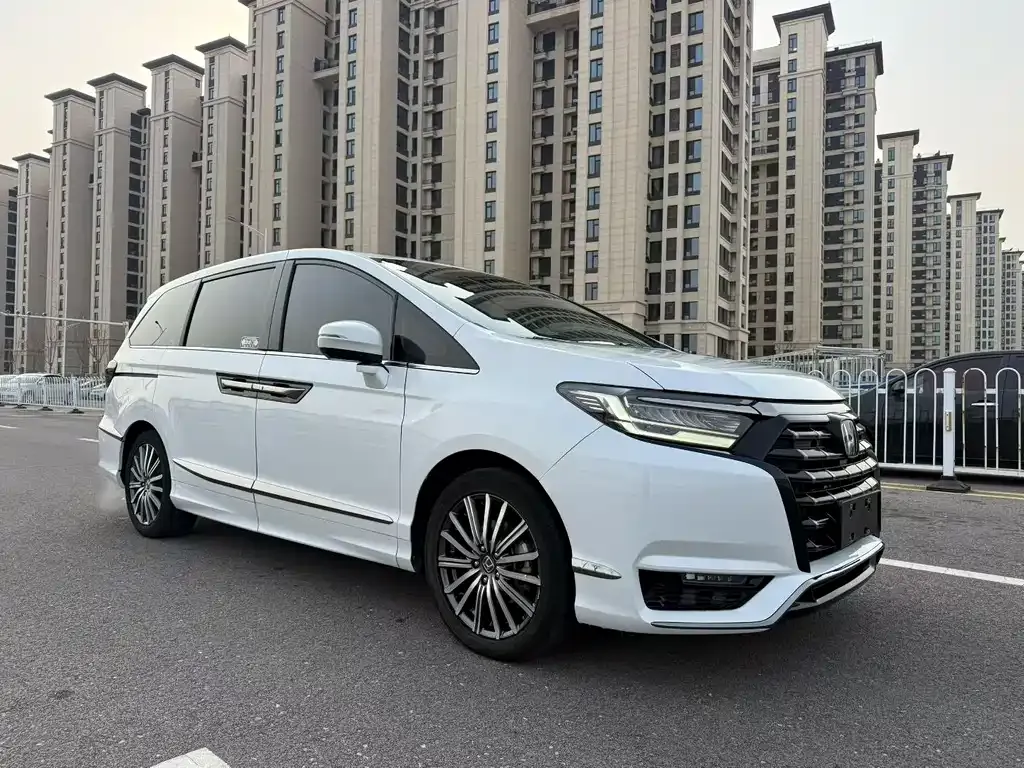 Honda Elysion 2023 из CN, фото 4