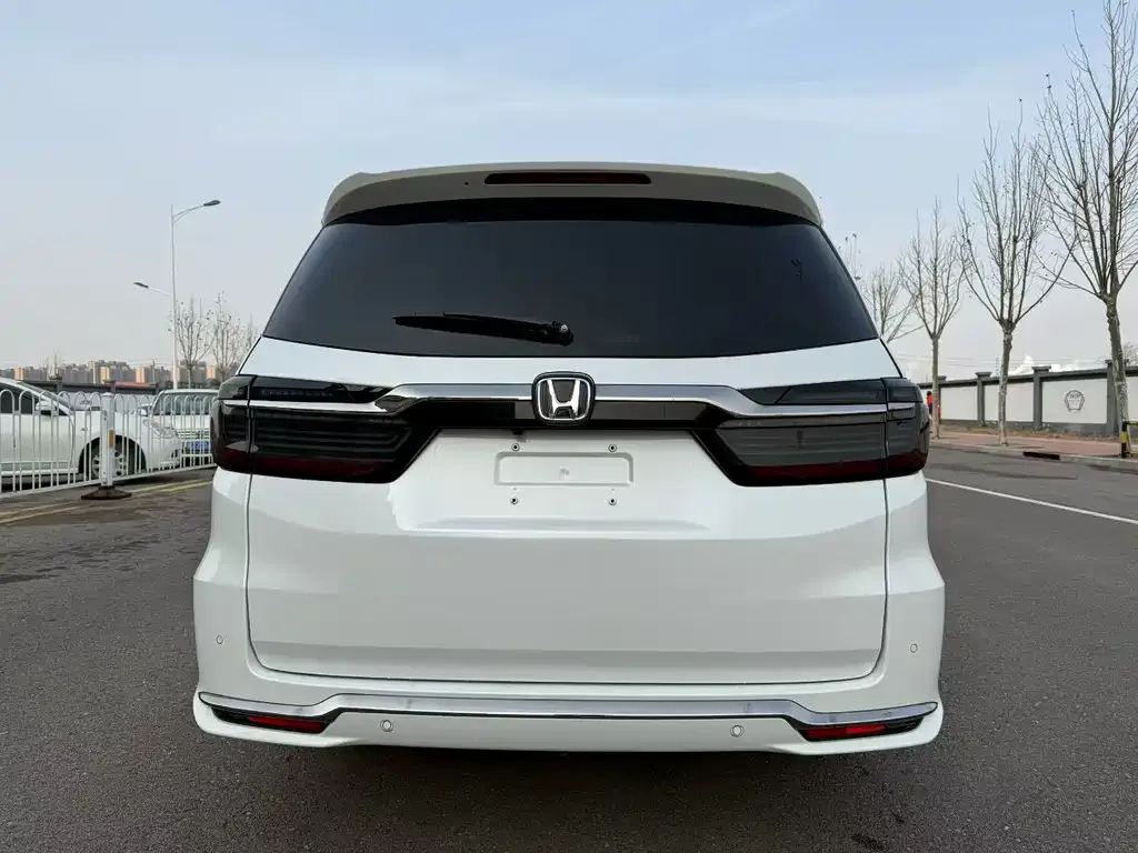 Honda Elysion 2023 из CN, фото 8