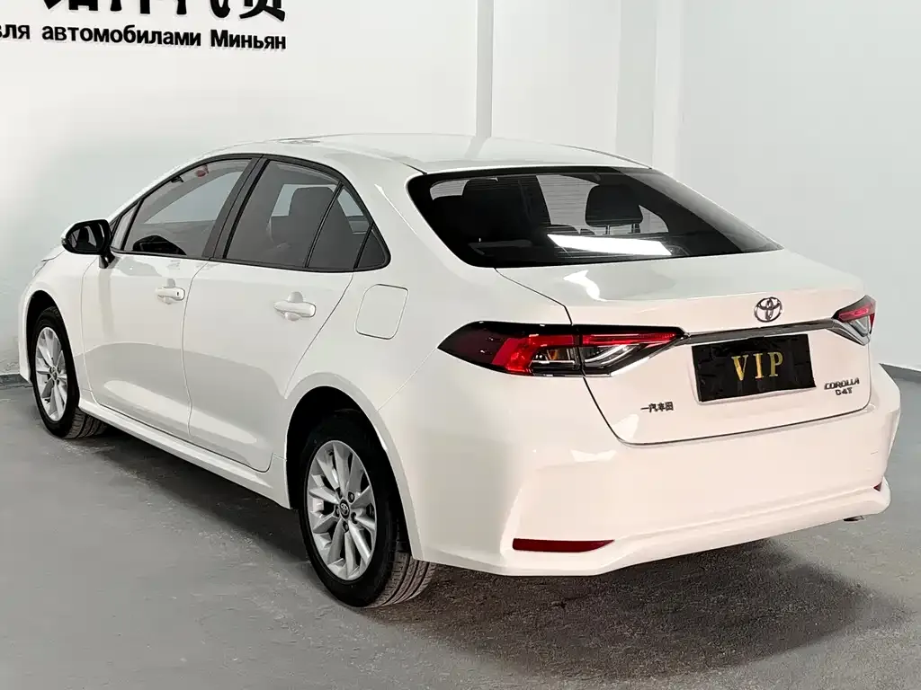Toyota Corolla — фото 8