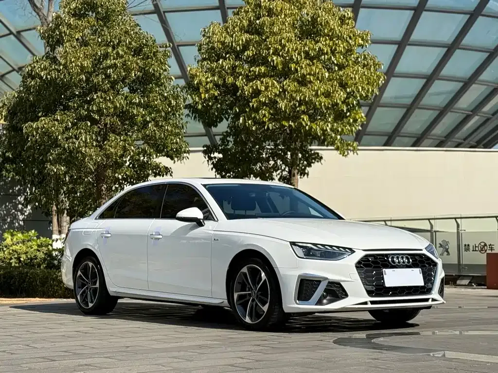 Audi A4L 2022 из CN, фото 10