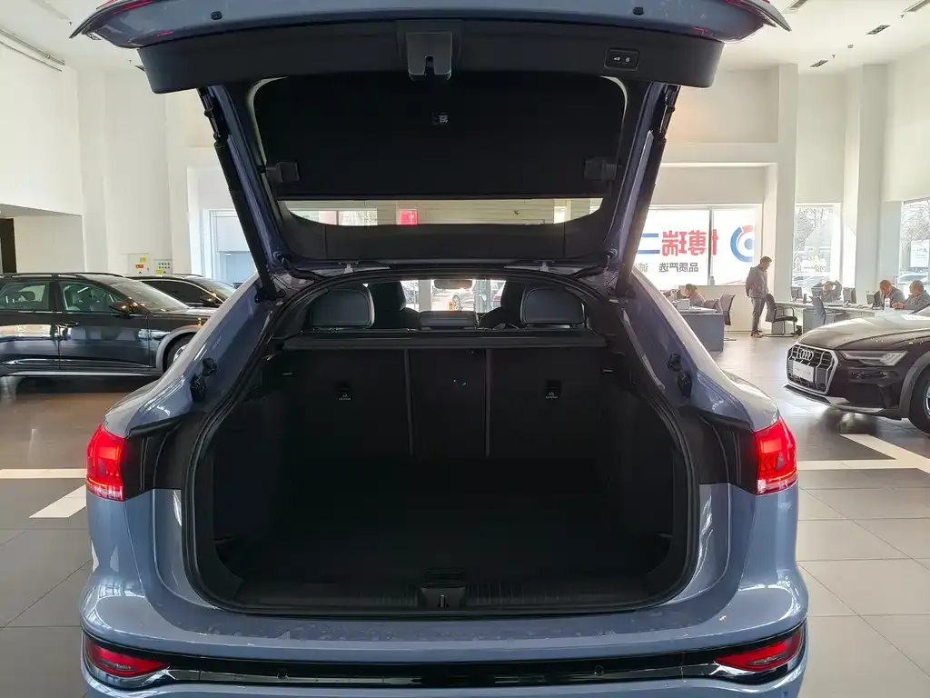 Audi Q6L Sportback e-tron 2026 из CN, фото 10