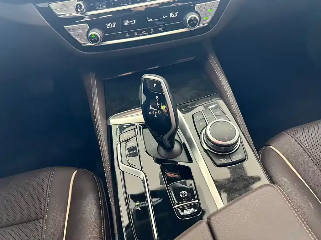 BMW 5 Series 2022 из CN, фото 6