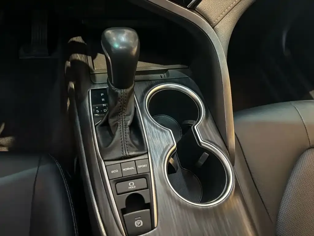 Toyota Camry 2022 из CN, фото 2