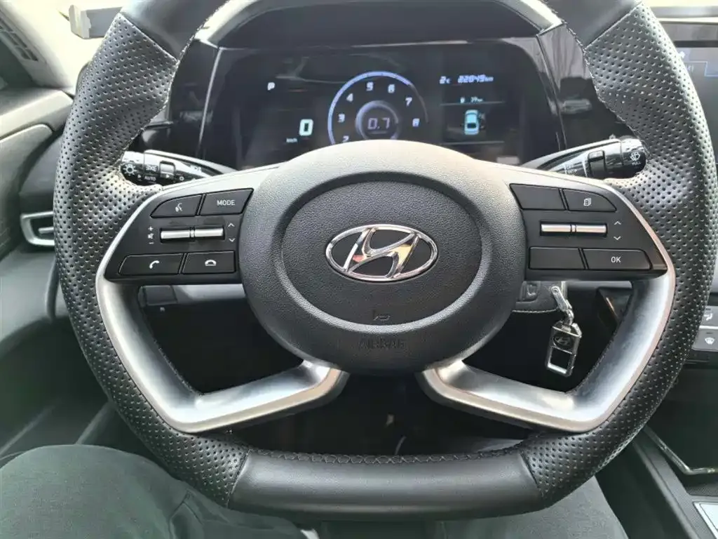 Hyundai Elantra 2024 из CN, фото 10