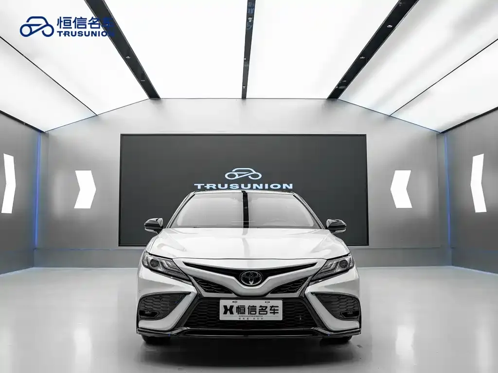 Toyota Camry 2023 из CN, фото 2