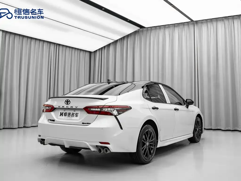 Toyota Camry 2023 из CN, фото 9