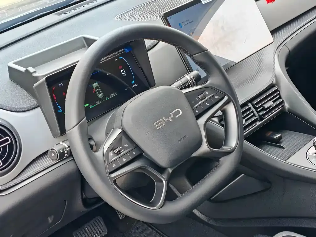 BYD Seal 05 DM-i — фото 9