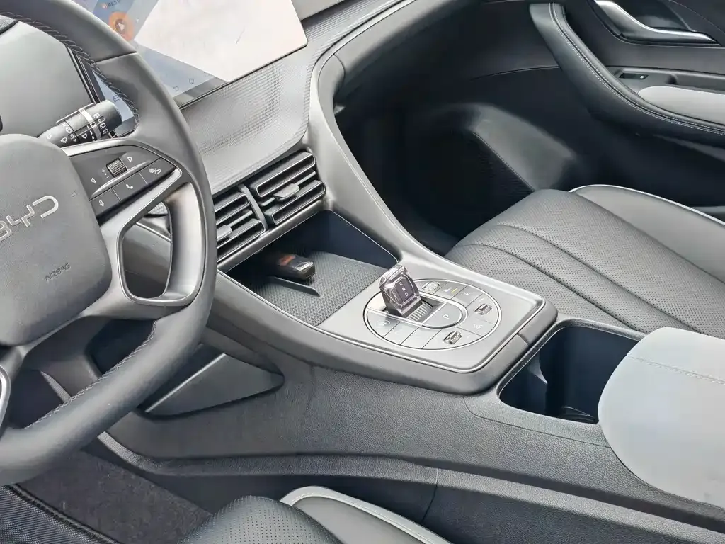 BYD Seal 05 DM-i — фото 4