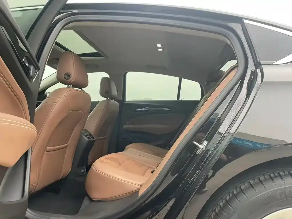 Buick Regal 2023 из CN, фото 2