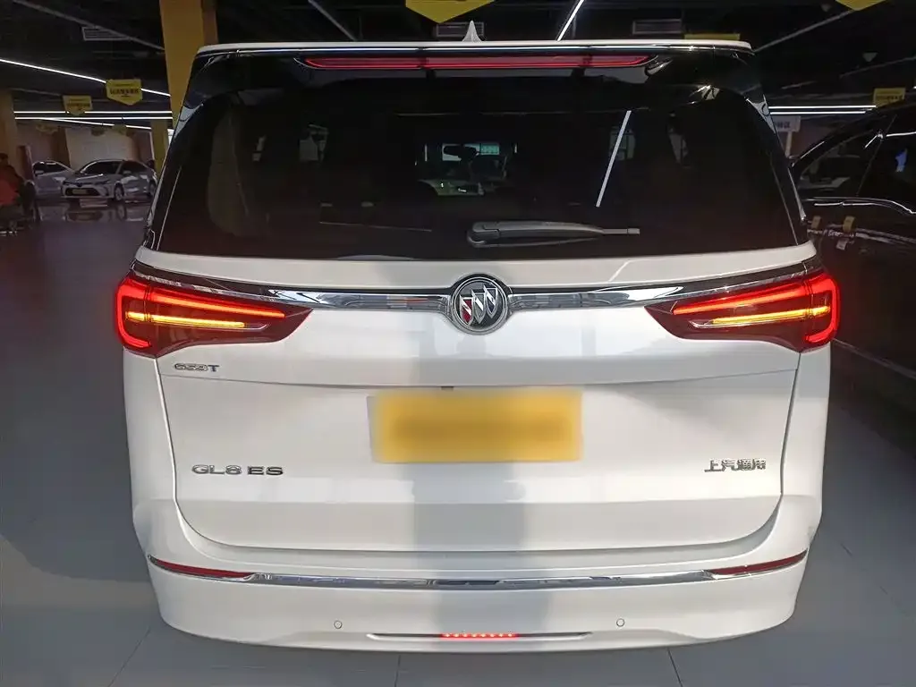 Buick GL8 2022 из CN, фото 3
